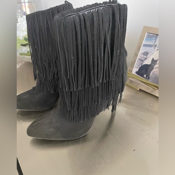 Zara Basic Black fringed pointed heel boot. - Picture 2 of 3